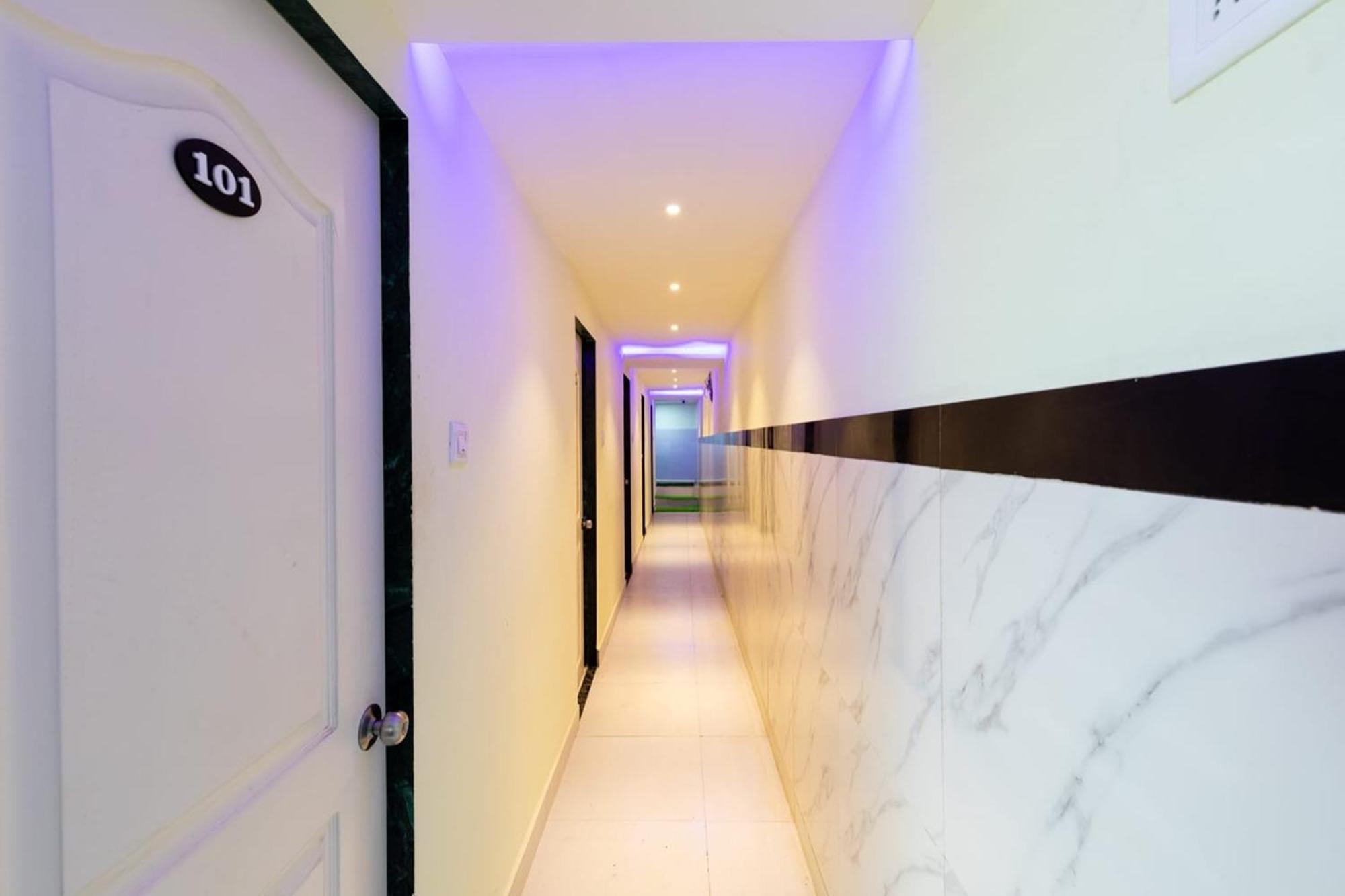 Hotel Shera Residency ムンバイ エクステリア 写真