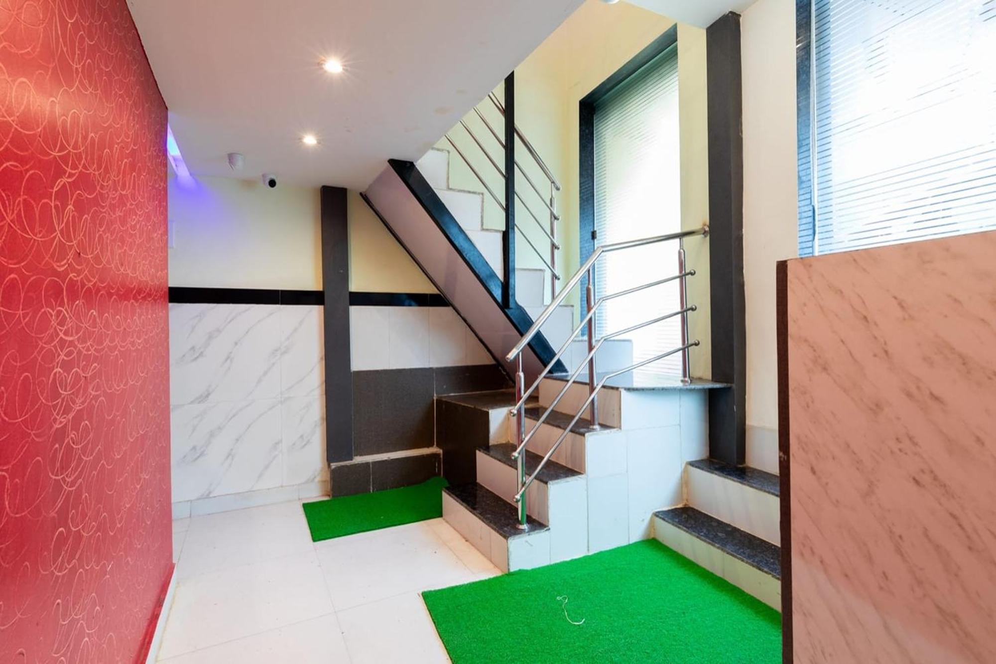 Hotel Shera Residency ムンバイ エクステリア 写真